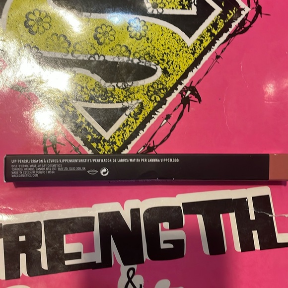 MAC Cosmetics Lip Pencil | CRAYON À LÈVRES - Picture 4 of 5